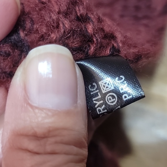 Snuggly Burgundy Sweater Cape with Coconut Buttons - Picture 10 of 10